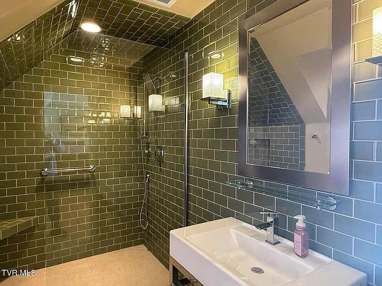 282 Snyder Rd — Photo 13