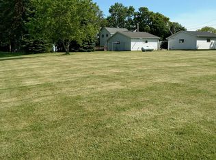 6720 Homestead Rd, Manitowoc, WI 54220