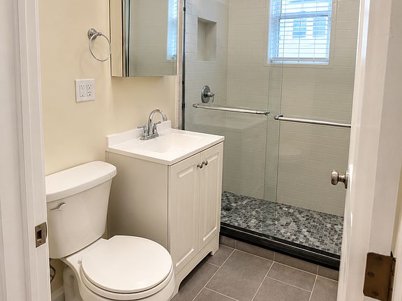 4th image of 89 Kilmarnock St #8