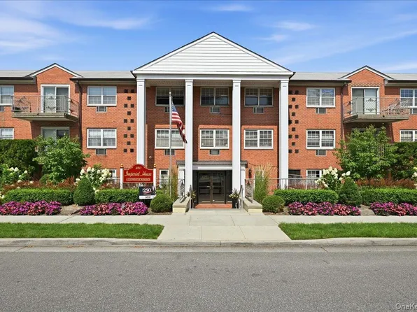 250 N Village Avenue #B2, Rockville Centre, NY 11570