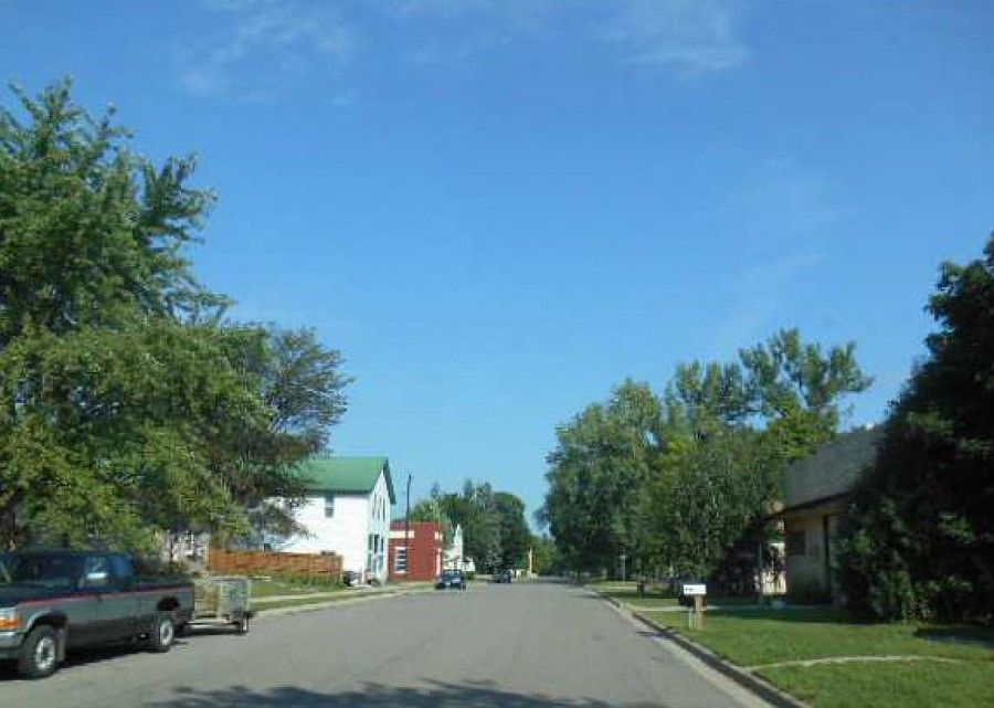 2nd image of 525 Main St