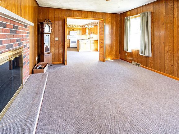2nd image of 831 Ludwig Ave #831