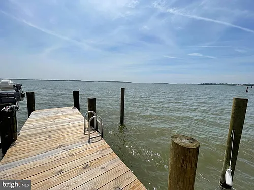 2513 Barrison Point Rd Photo 1