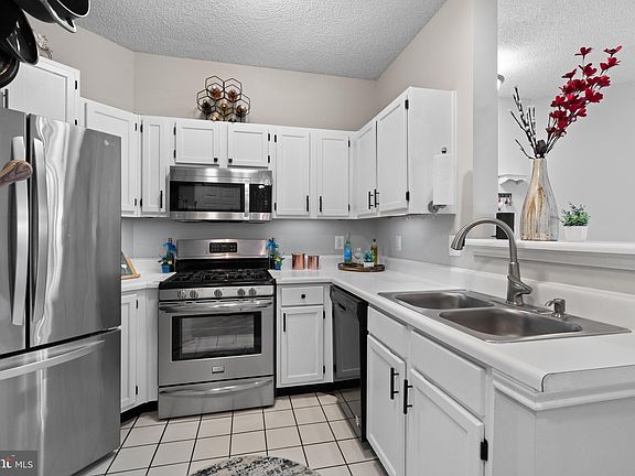 5th image of 13081 Autumn Woods Way APT 102