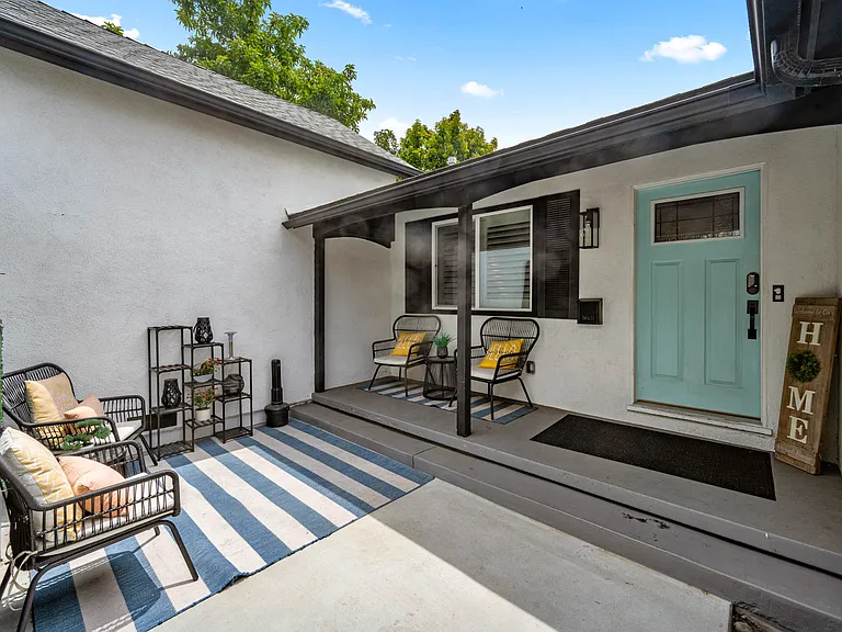 13730 Community St — Photo 16