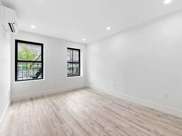 555 2nd Ave #5 — Photo 2