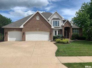 2730 Heather Glen Ave, Bettendorf, IA