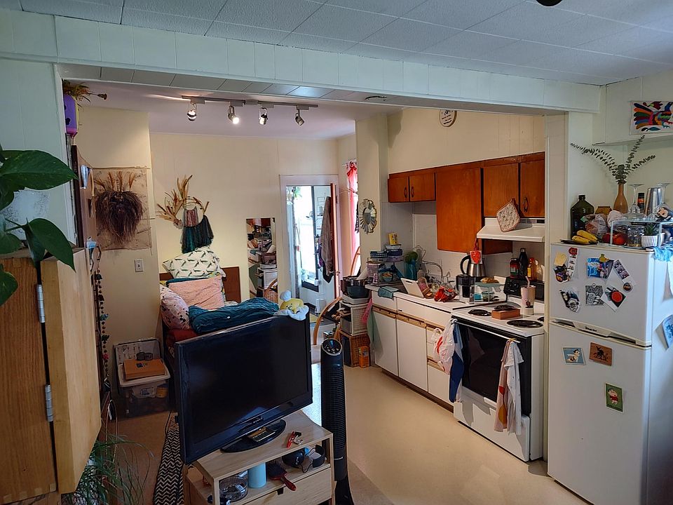1st image of 802 Lowell St APT 3