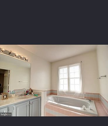 3rd image of 6611 Commodore Ct
