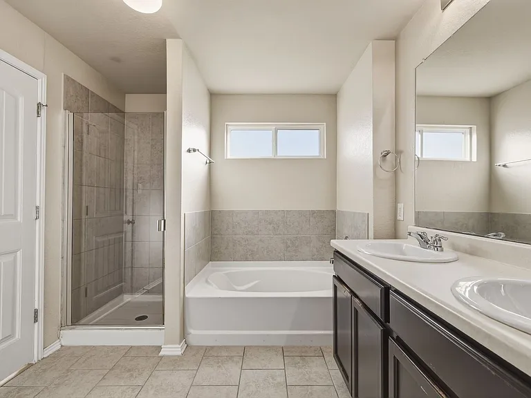 8810 Double Oak — Photo 18