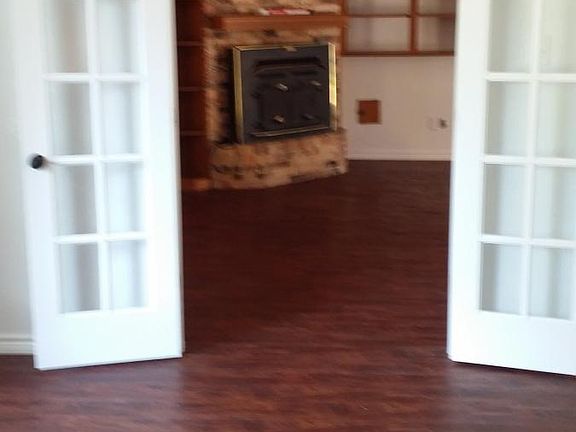 4th image of 817 Scott Pl