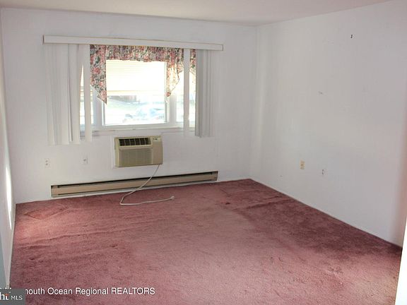 3rd image of 11A Monmouth Ln