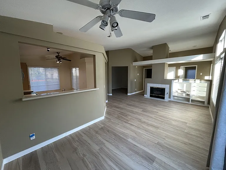 32441 Hupp Dr — Photo 2