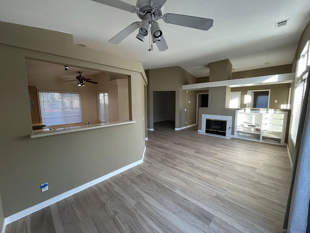 Building Photo - 32441 Hupp Dr