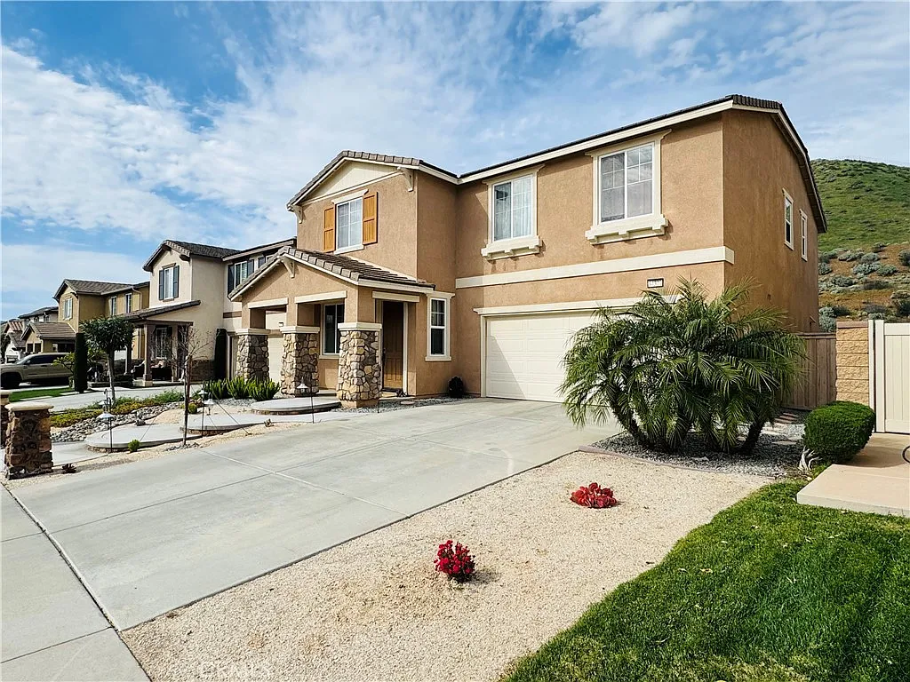 Building Photo - 34322 Blossoms Dr