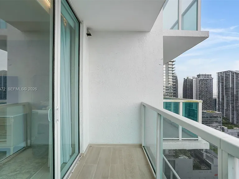 31 SE 5th St #3921 — Photo 22