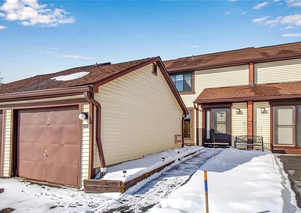 1st image of 454 Charlesgate Cir