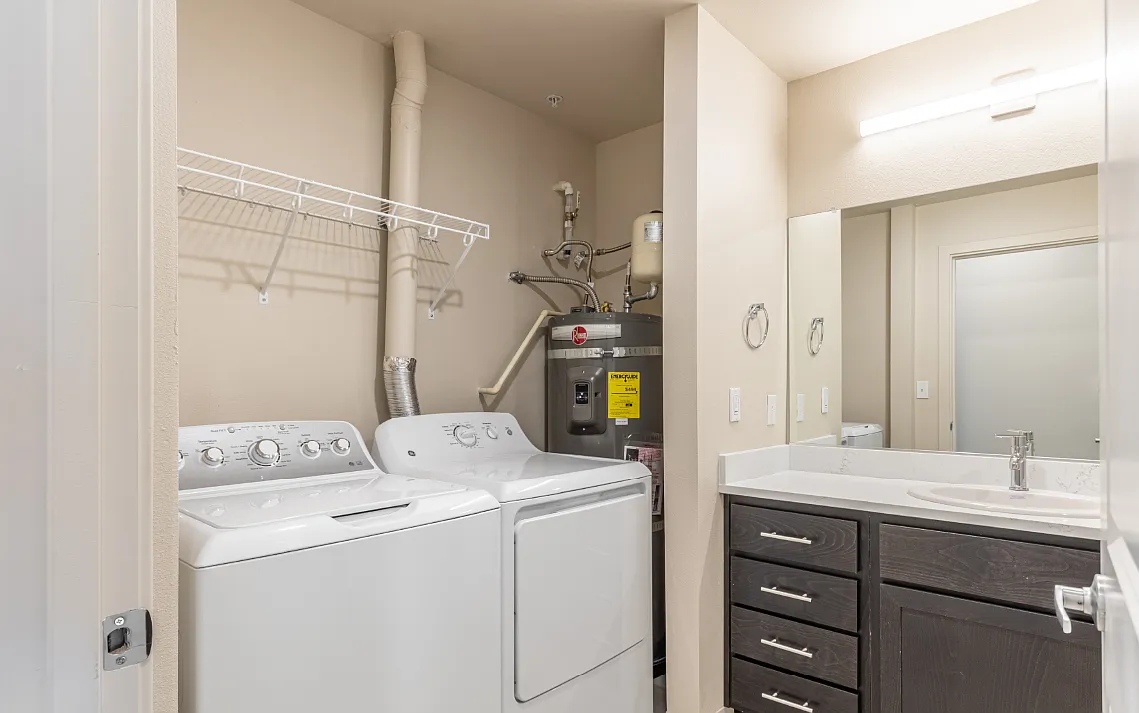 Fox Ridge Apartments — Photo 4