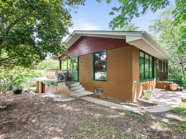 1665 Sandhurst Ave E, Maplewood, MN 55109