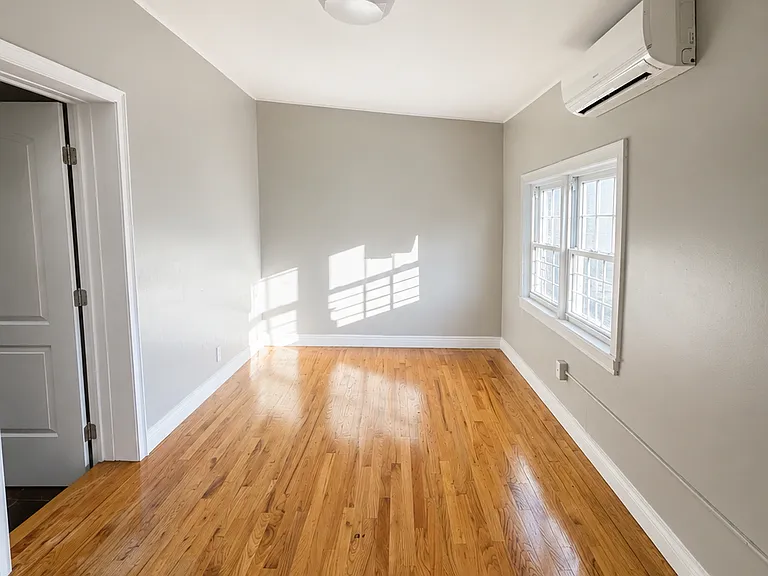 1319 Balcom Ave #2 — Photo 6