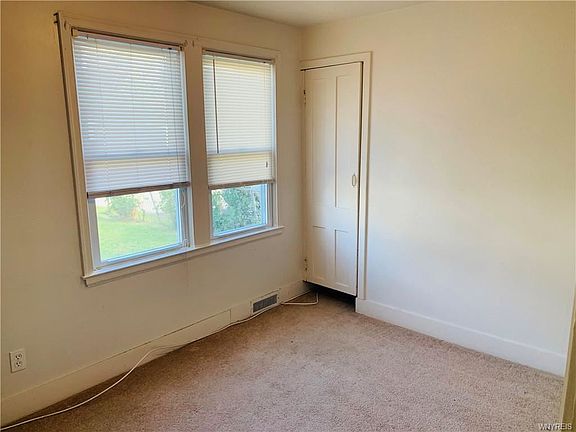 5th image of 232 Barnsdale Ave