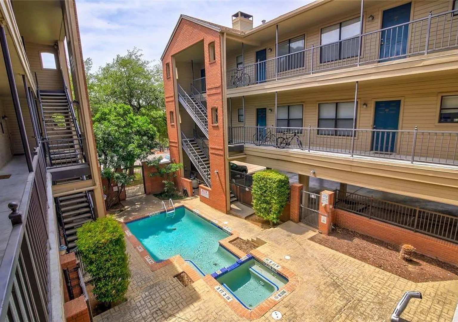 Windtree Condominium — Photo 3