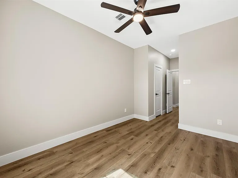 5949 Collingsworth St — Photo 19