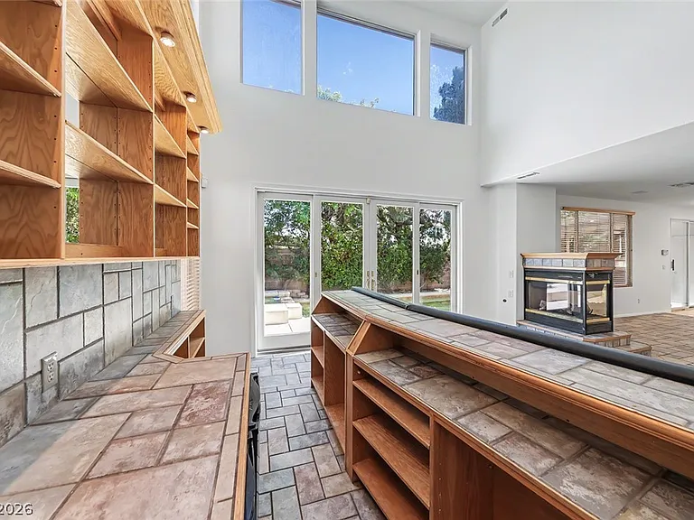 2367 Thayer Ave #0 — Photo 8