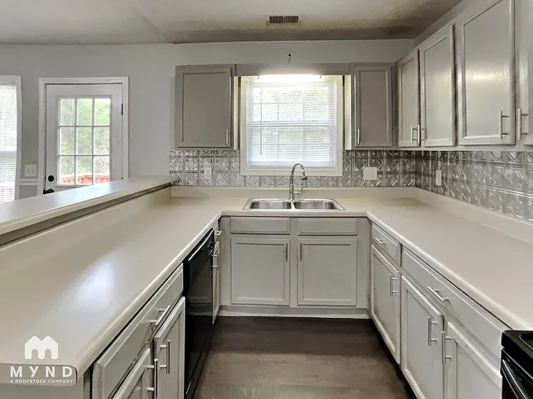 165 Mountain Way — Photo 13