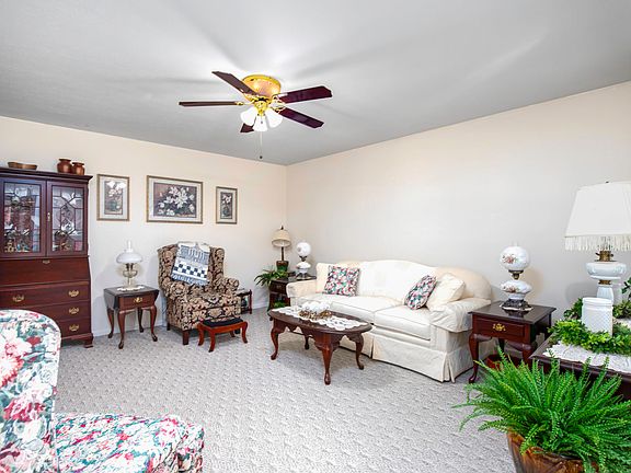 4th image of 843 Kingsway Dr