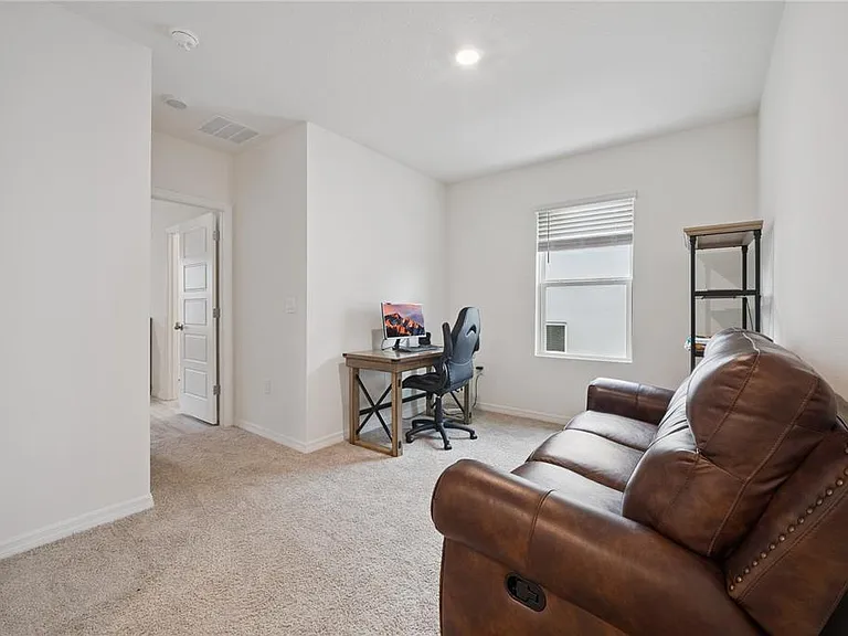 2076 Monteverde Ave — Photo 10