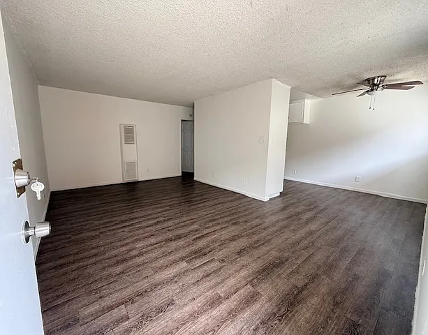 1435 Laurel Ave — Photo 13