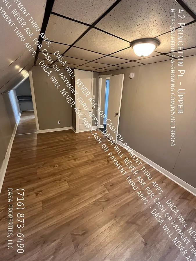 42 Princeton Upper - 1 Bed / 1 Bath — Photo 3
