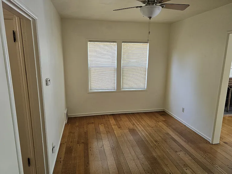 dinning room door way to the hall way
