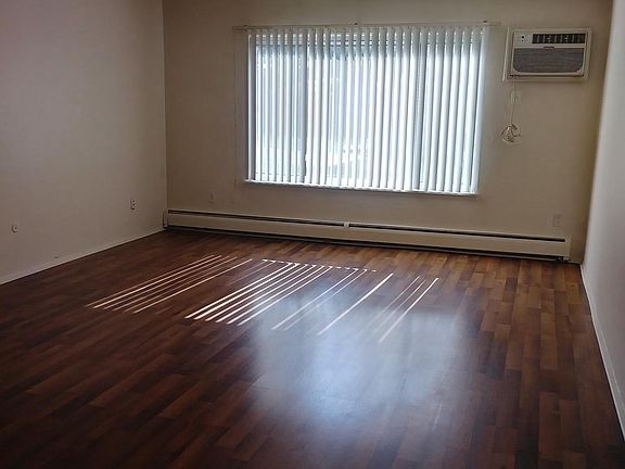3rd image of 553 E Lewiston Ave APT 105