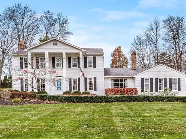 645 Fairwood Dr, Tallmadge, OH 44278