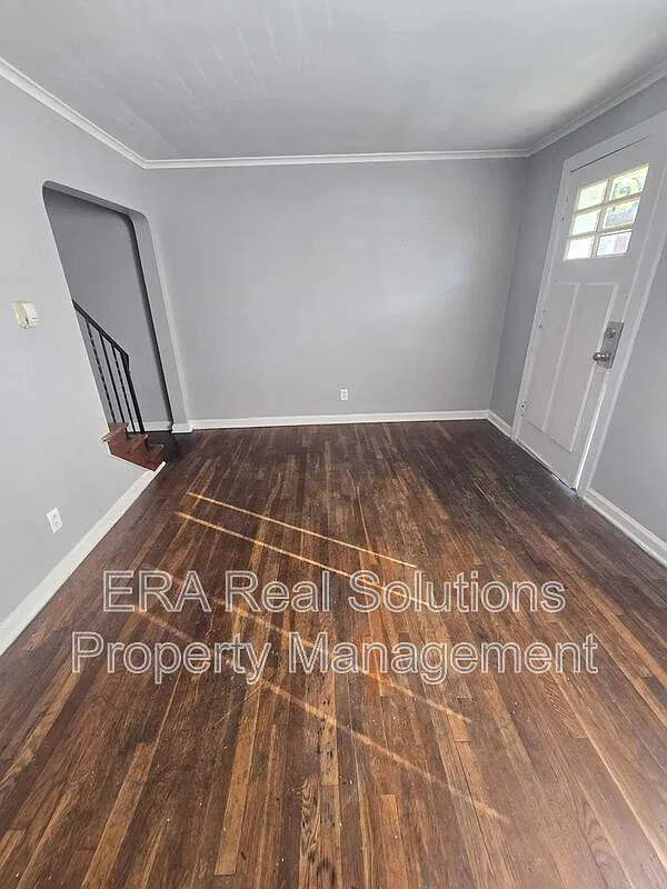 2 bed, 1.0 bath, 983 sqft, $850 — Photo 2