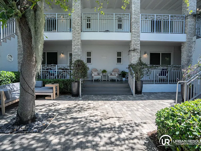 117 S Shore Dr #8 — Photo 4