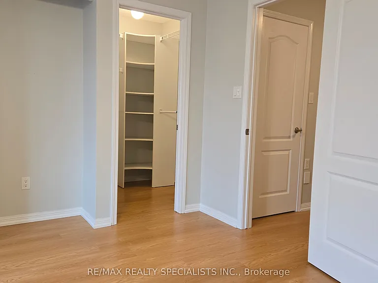 826 Fowles Ct — Photo 12