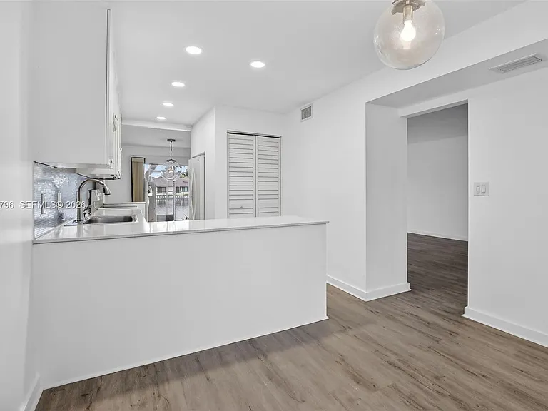 9703 N New River Canal Rd #103 — Photo 6
