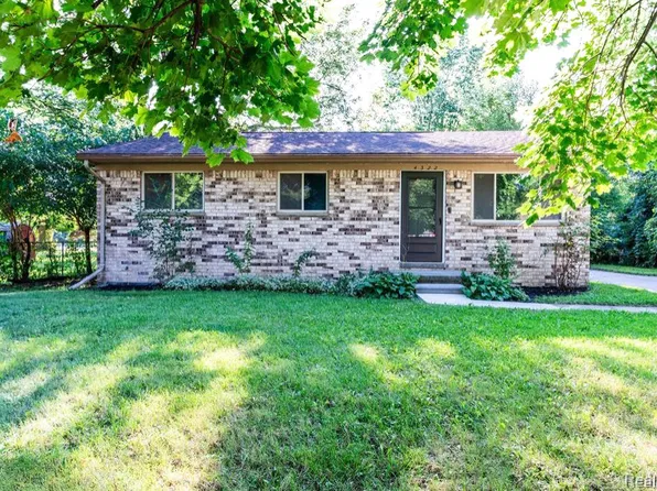4322 Randolph St, Wayne, MI 48184