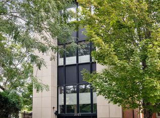 2521 N Bosworth Ave, Chicago, IL