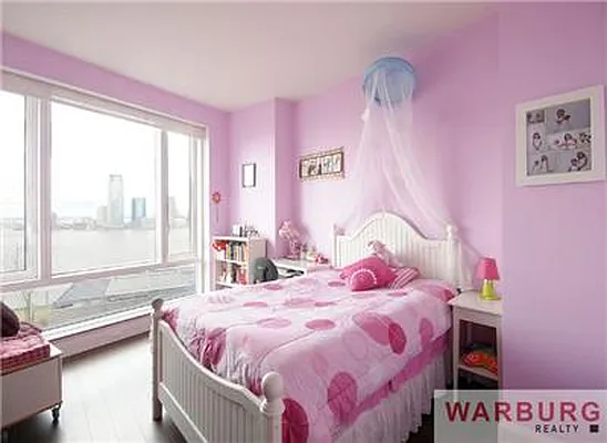 Sold by Warburg | media 12