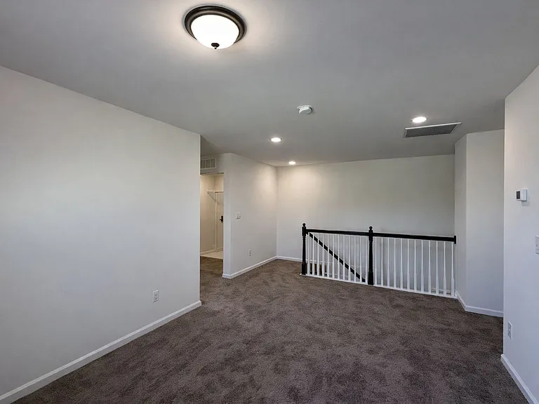 2867 Aubrey St — Photo 5