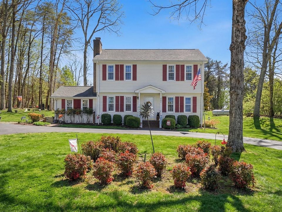 1st image of 724 Spring St