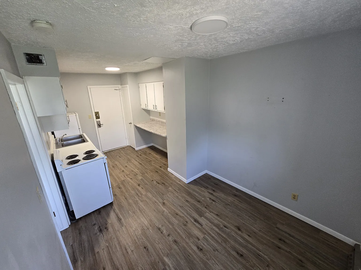 318 Walnut Street - 3 — Photo 2