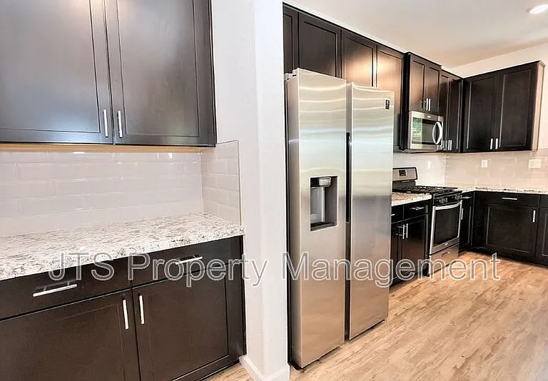 3217 Sunny Gate Ln — Photo 30