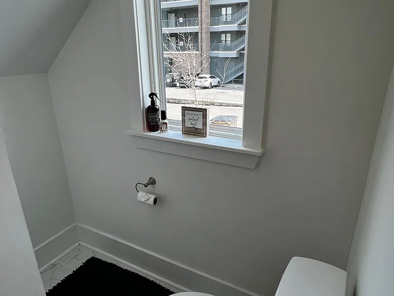 1072B Zophi St — Photo 11