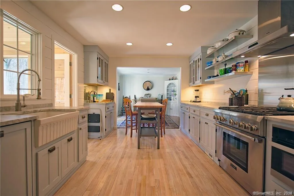 3 bed, 3.5 bath, 2066 sqft, $20,000 — Photo 2
