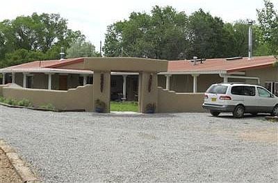 1st image of 6 Calle De Gatos